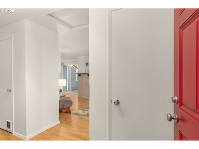 47 Eagle Crest Dr unit 26B, Lake Oswego, OR 97035 - photo 2