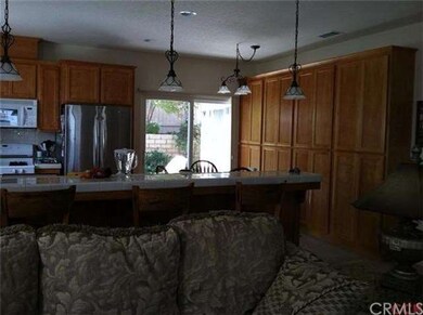 Plenty of kitchen cabinets!