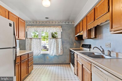 1145 Pheasant Dr N, Carlisle, PA 17013 - photo 3