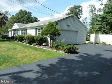 3 Edward St, Mountain Top, PA 18707 - photo 2