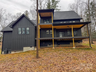 81 Goldenwood Ln, Mills River, NC 28759 - photo 4