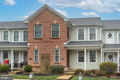 4043 Bradford Cir unit 4, Mount Joy, PA 17552 - photo 2