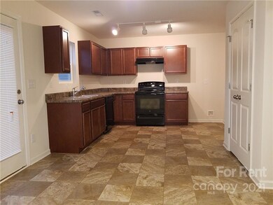 828 Ranchero St, Statesville, NC 28677 - photo 3