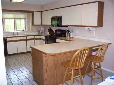 Kitchen BREAKFAST BAR