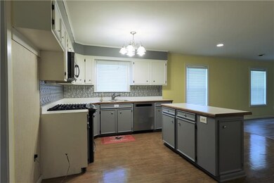 214 Hilltop Dr, Pineville, LA 71360 - photo 5