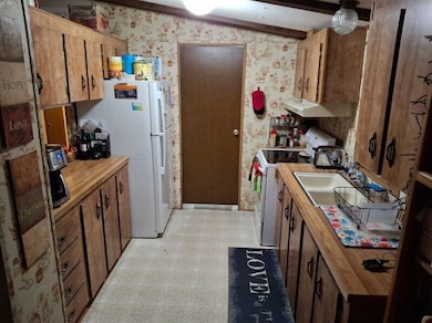 20055 Oregon 62 unit 42, Eagle Point, OR 97524 - photo 6