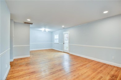 647 Daniel Dr, Newport News, VA 23601 - photo 2