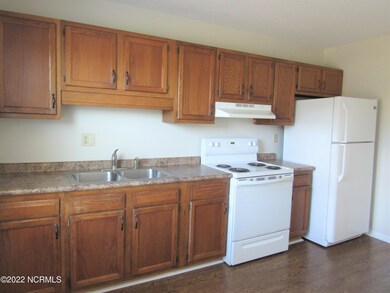 2322 Indian Dr unit A6, Jacksonville, NC 28546 - photo 2