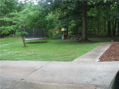 672 Hillbrook Dr, Asheboro, NC 27205 - photo 3
