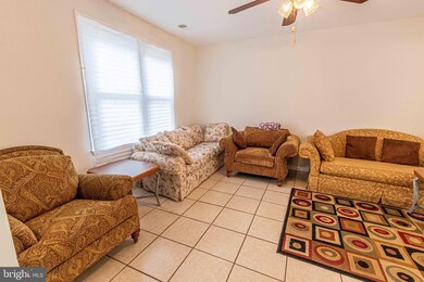9035 Bonham Cir, Manassas, VA 20110 - photo 4