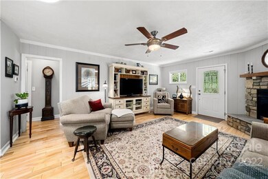 46 Gosling Cir E, Hendersonville, NC 28792 - photo 3