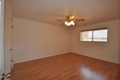 20120805161155978349000000-o