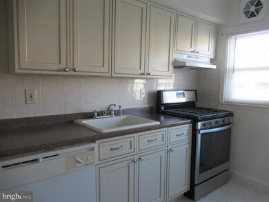 2151 Coralthorn Rd, Middle River, MD 21220 - photo 5