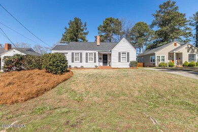 2431 Carlton Way 2