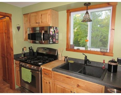 118 Elm St, Hatfield, MA 01038 - photo 4