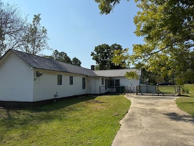 1106 Oak St NW, Townsend, GA 31331 - photo 3