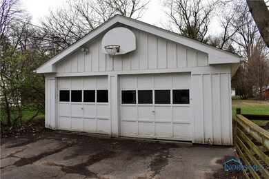 2.5 car garage.