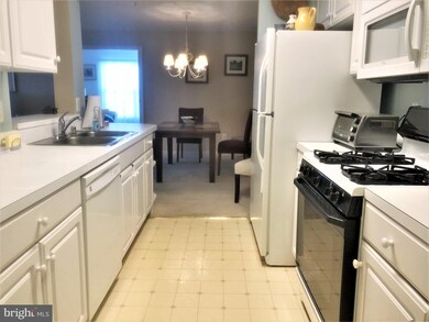 657 Burtons Cove Way unit 6, Annapolis, MD 21401 - photo 2