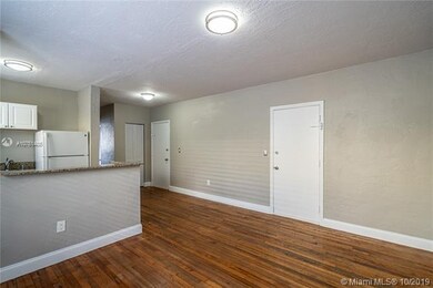 7510 Byron Ave unit 2, Miami Beach, FL 33141 - photo 4