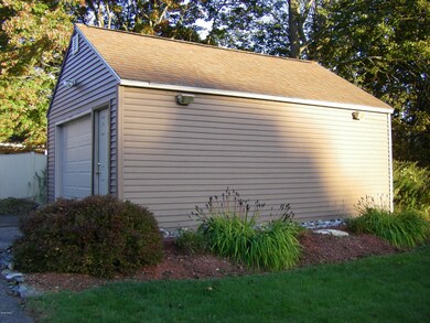 24 Beech St, North Adams, MA 01247 - photo 7