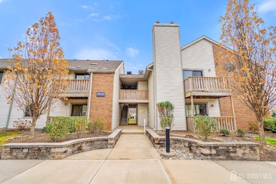 4914 Ravens Crest Dr, Plainsboro, NJ 08536 - photo 2