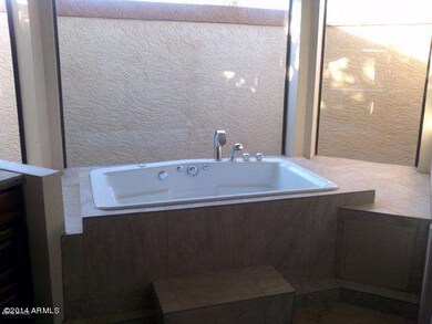 MST BEDROOM TUB