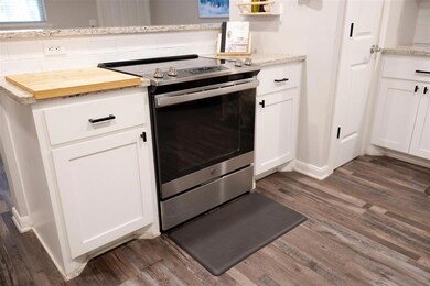 1915 S Maurice Ave, Denison, TX 75020 - photo 5