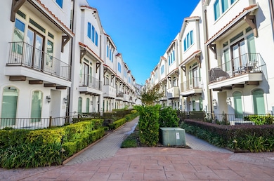 Enjoy a charming central community park right outside your door—perfect for morning walks, pets, or a peaceful outdoor escape within the city.