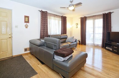 (2) ENTRY FOYER LIVING ROOM