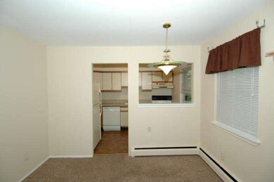 104 Garnet Dr unit IJ, Burlington, NJ 08016 - photo 4