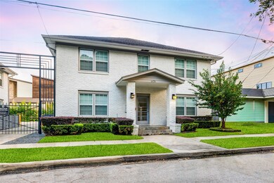 601 Bomar St, Houston, TX 77006 - photo 3
