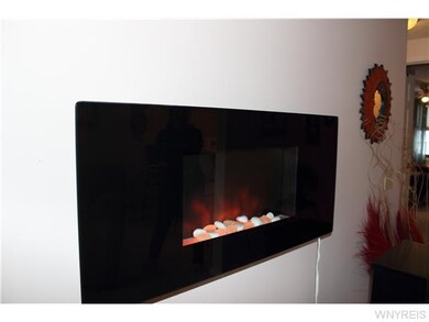 Living Room SLEEK AND TRENDY LOOKING FIREPLACE HAN