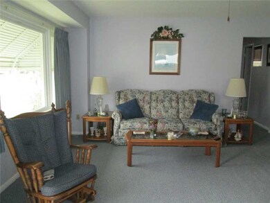 423 Zephyr Ave, Erie, PA 16505 - photo 2