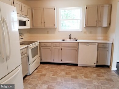 422 Taney Dr, Taneytown, MD 21787 - photo 6