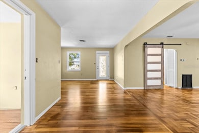 6900 9th Ave N, Saint Petersburg, FL 33710 - photo 5