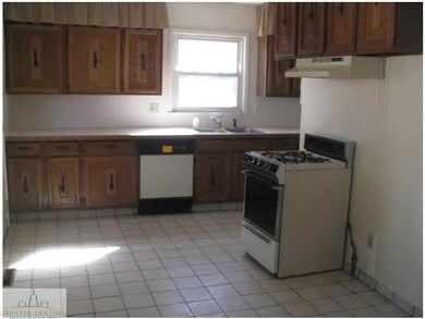 unlisted-address, Lansing, MI 48910 - photo 2