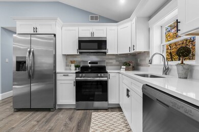 106 Hull St, Beverly, MA 01915 - photo 2