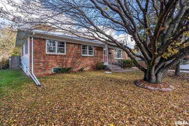 1724 W 36th St, Davenport, IA 52806 - photo 2