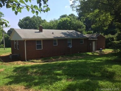 202 Fieldstone Cir, Statesville, NC 28677 - photo 2