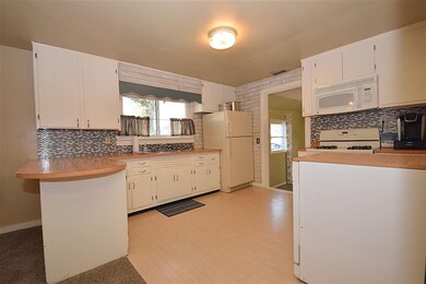 605 N Locke St, Nappanee, IN 46550 - photo 4