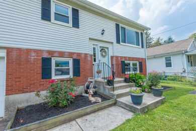 31 Michigan Ave, Rensselaer, NY 12144 - photo 2