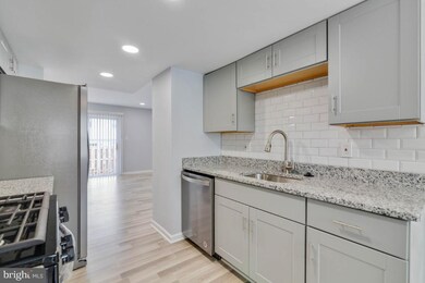 2027 Mayflower Dr, Woodbridge, VA 22192 - photo 5