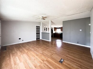 10302 Trey Rd, Needville, TX 77461 - photo 3