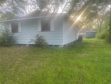 9117 Willow St, Houston, TX 77088 - photo 4