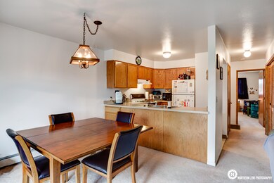 Dining Area & Kitchen