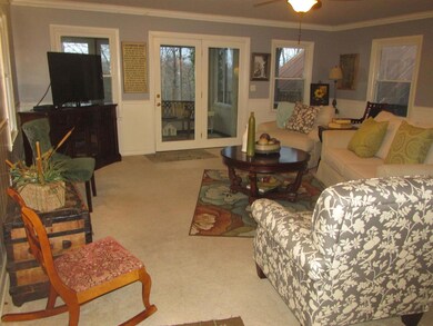 401 Lakeview Dr, Manchester, TN 37355 - photo 2