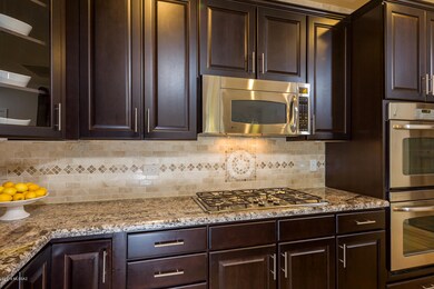 Gas Cooktop & Double Ovens