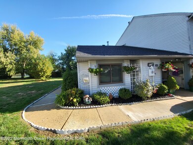 101 Lexington Cir, Matawan, NJ 07747 - photo 2