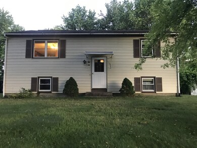 142 Pondview Dr, Ludlow, MA 01056 - photo 2