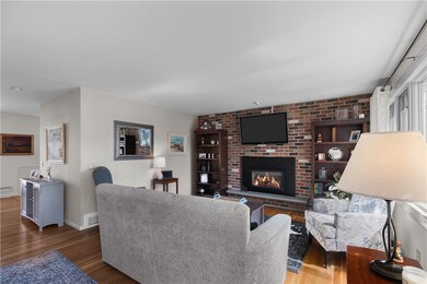 5 Cedarwood Dr, Riverside, RI 02915 - photo 4